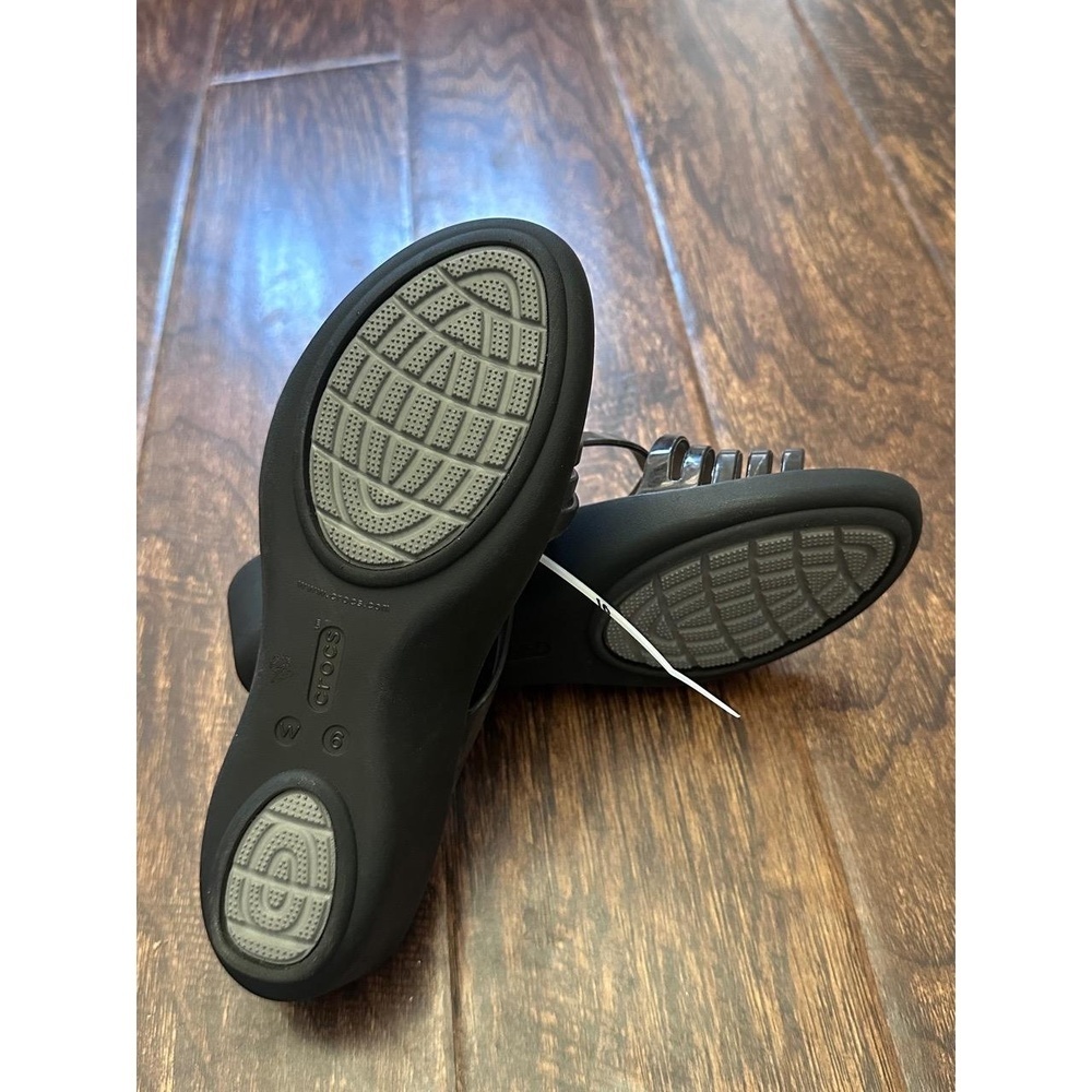 Crocs Womens W8 Black Gray Brooklyn Low Wedge LiteRide Comfort Casual - Picture 6 of 6